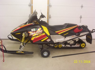 ski doo rev 800 image