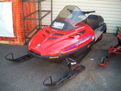http://www.snowsnakes.com/snowmobiles/1143916053minus_00.jpg