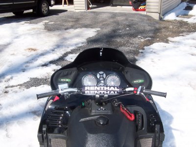 Arctic Cat 1000 Snowmobile. Picture of 2000 Arctic Cat